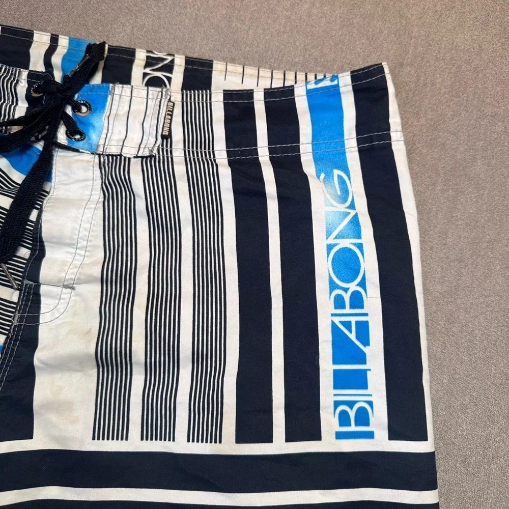 2000s Billabong Graphic Board Shorts